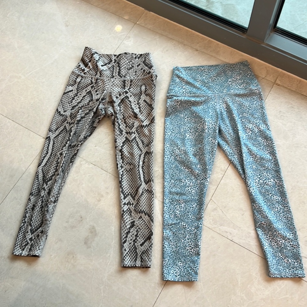Set of 2 Sz Small EVOLUTION AND CREATION Buttery Soft High Waist Crop Leggings